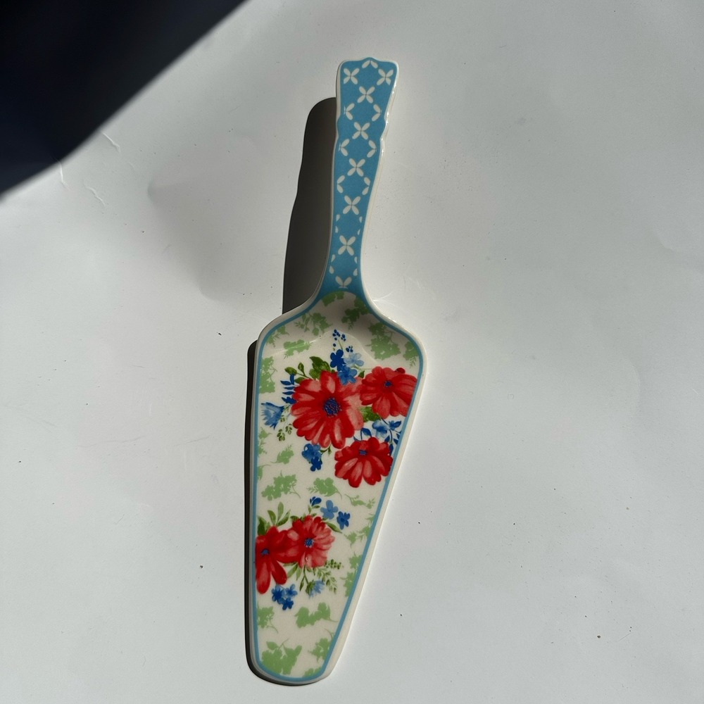 RARE Retired Pioneer Woman Ceramic Pie Server - Blue Red Floral "Classic Charm"